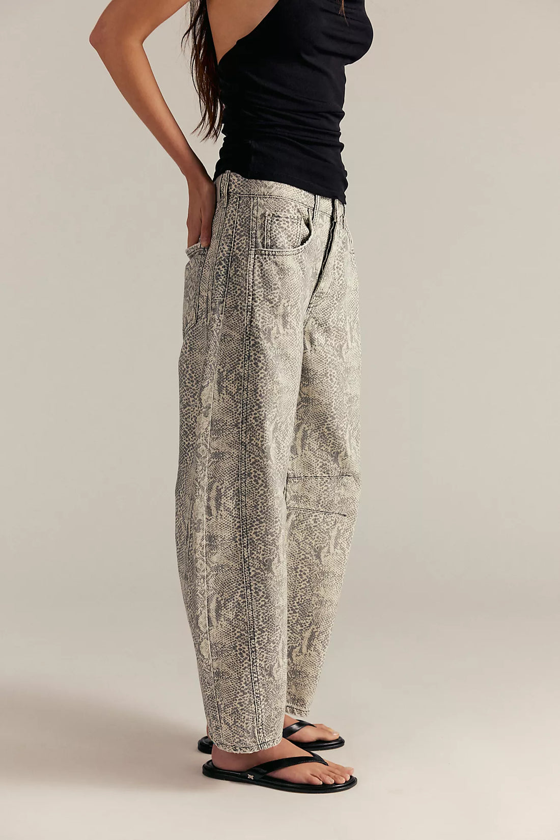 Good Luck Printed Barrel Jean
