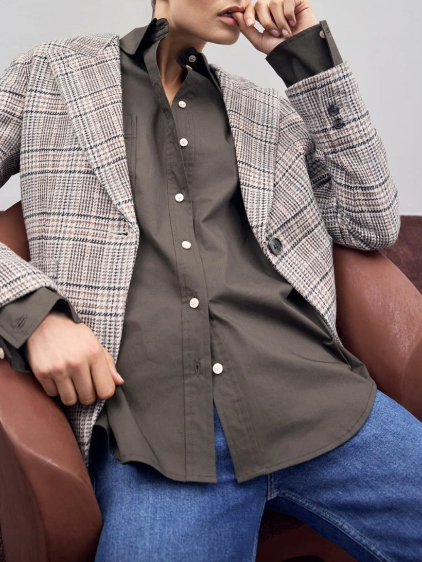 Classic Relaxed Shirt in Olive