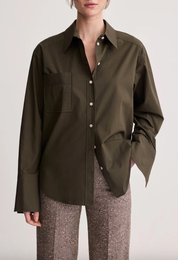 Classic Relaxed Shirt in Olive