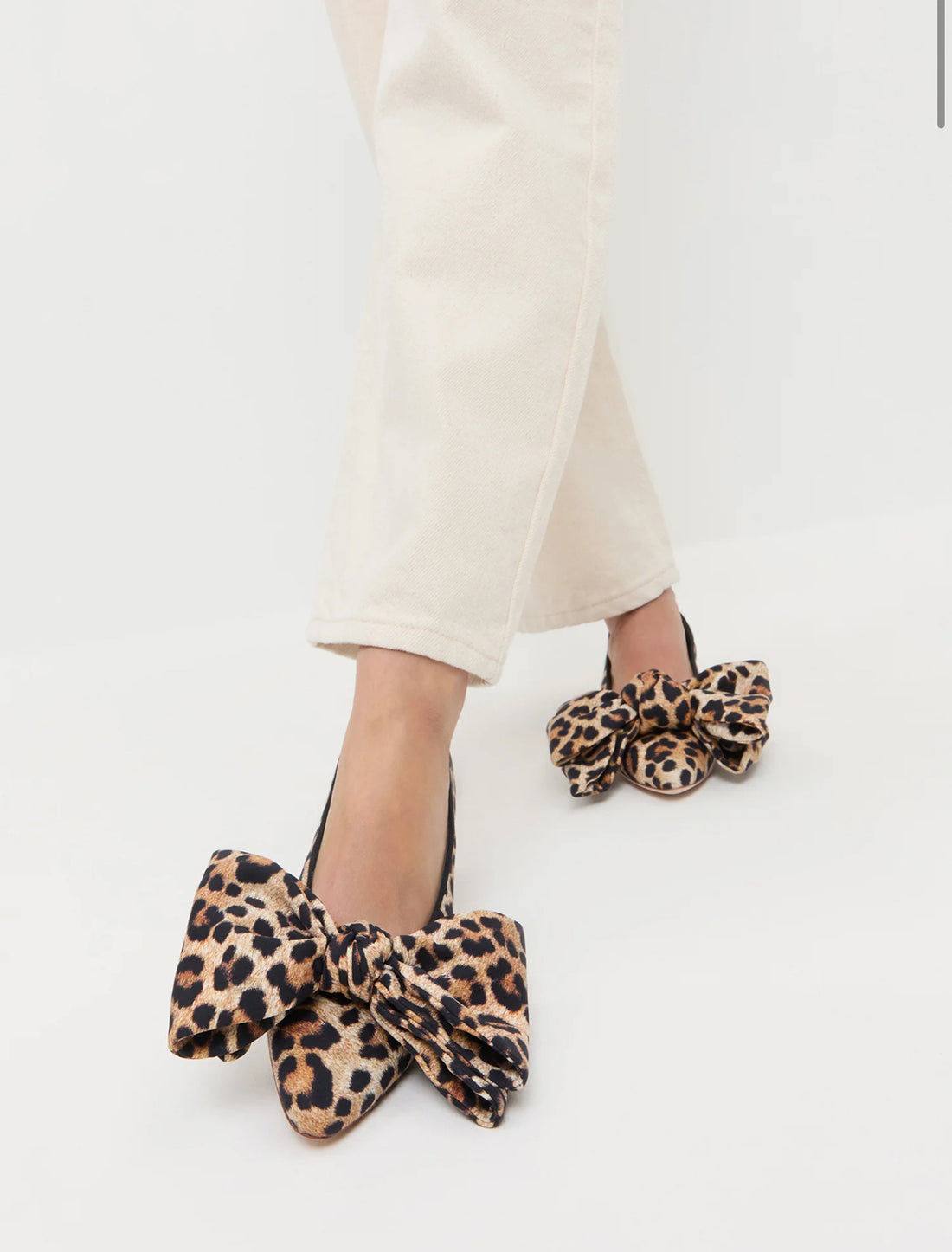 Noa Bow Flat In Leopard