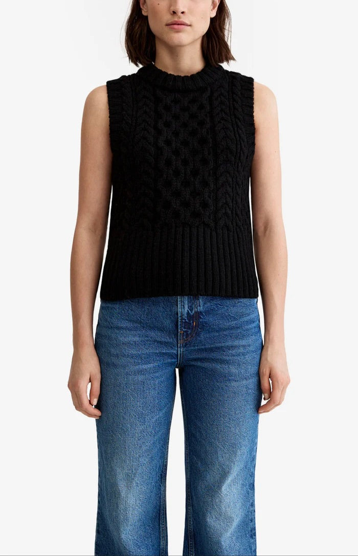 Cable-Knit Crewneck Vest