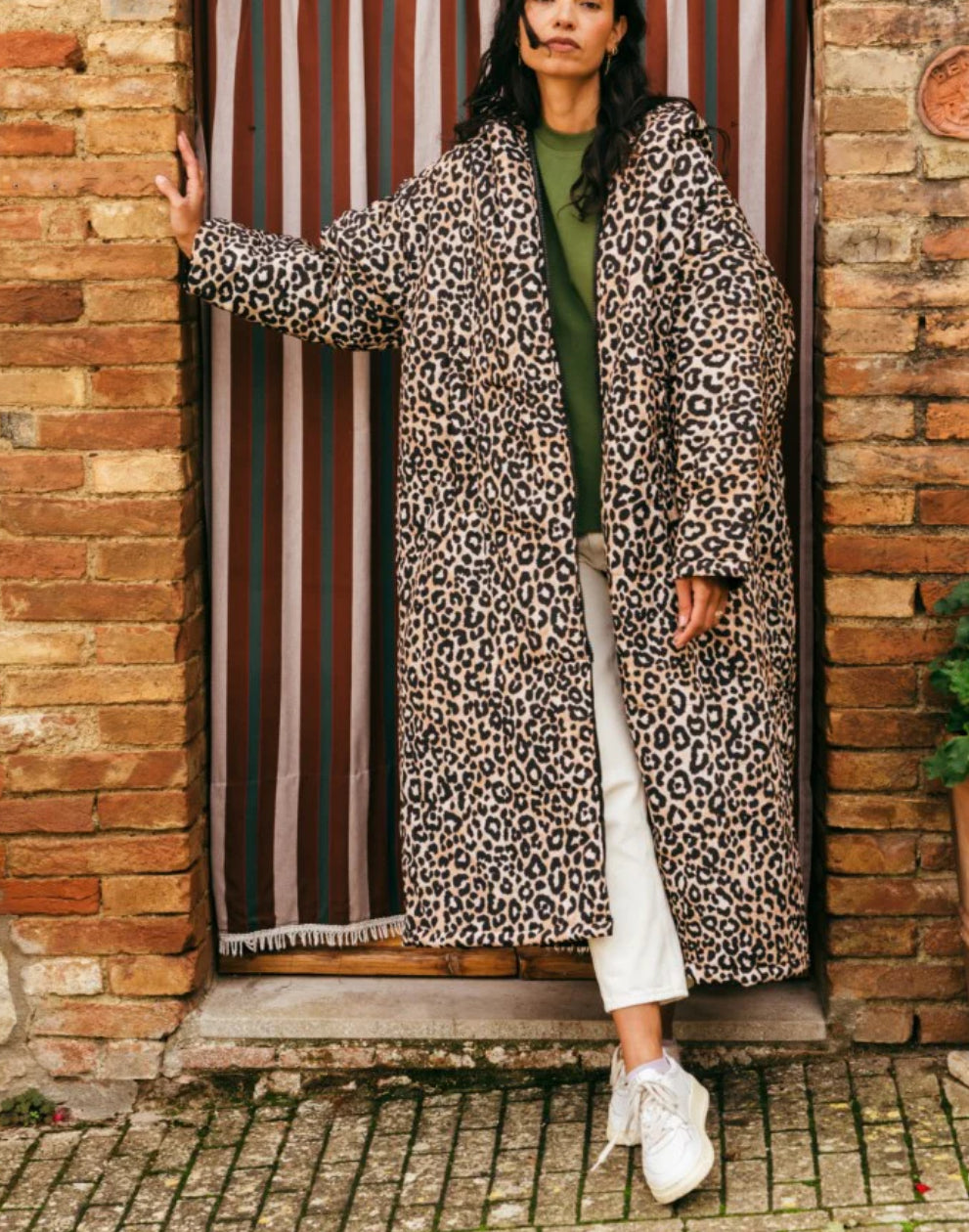 Sitting Suit: Snow Leopard