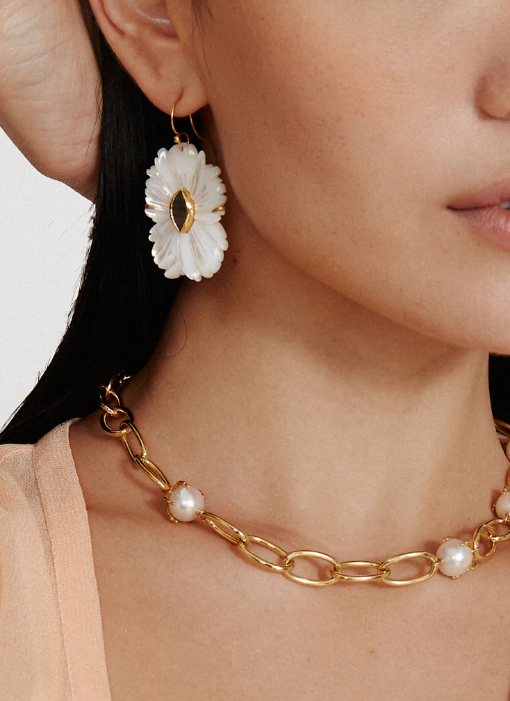 Magnolia Earrings White