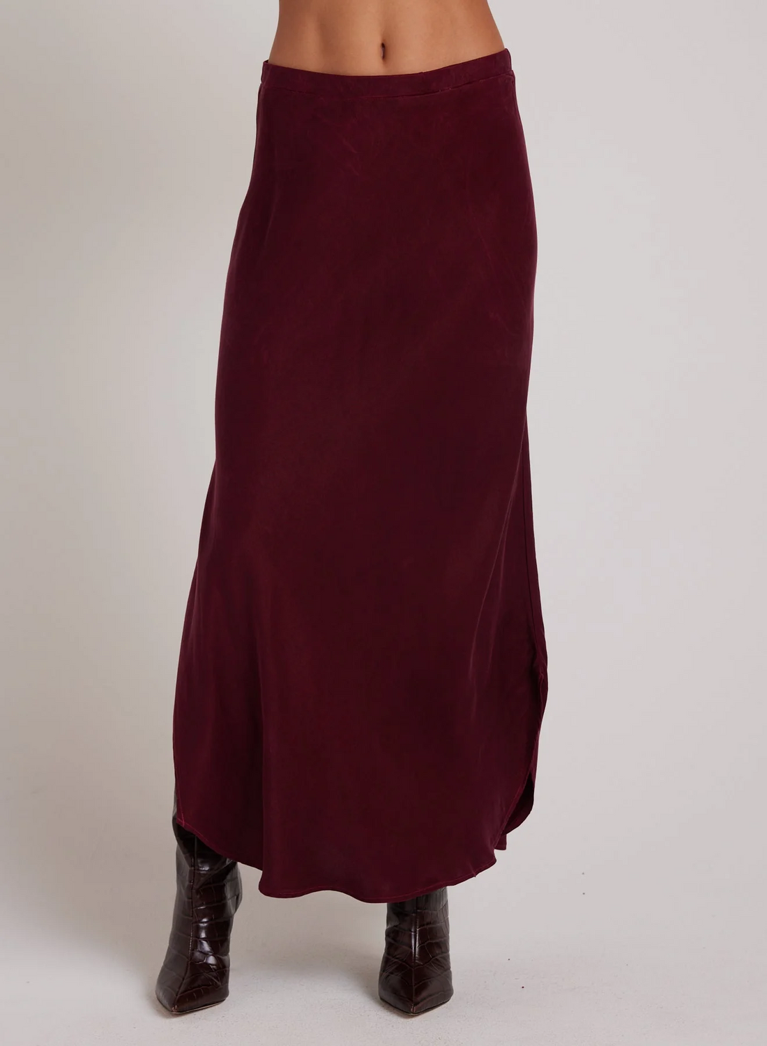 Asymmetric Side Slit Skirt