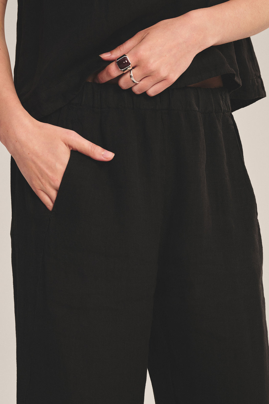 Lola Linen Pant In Black