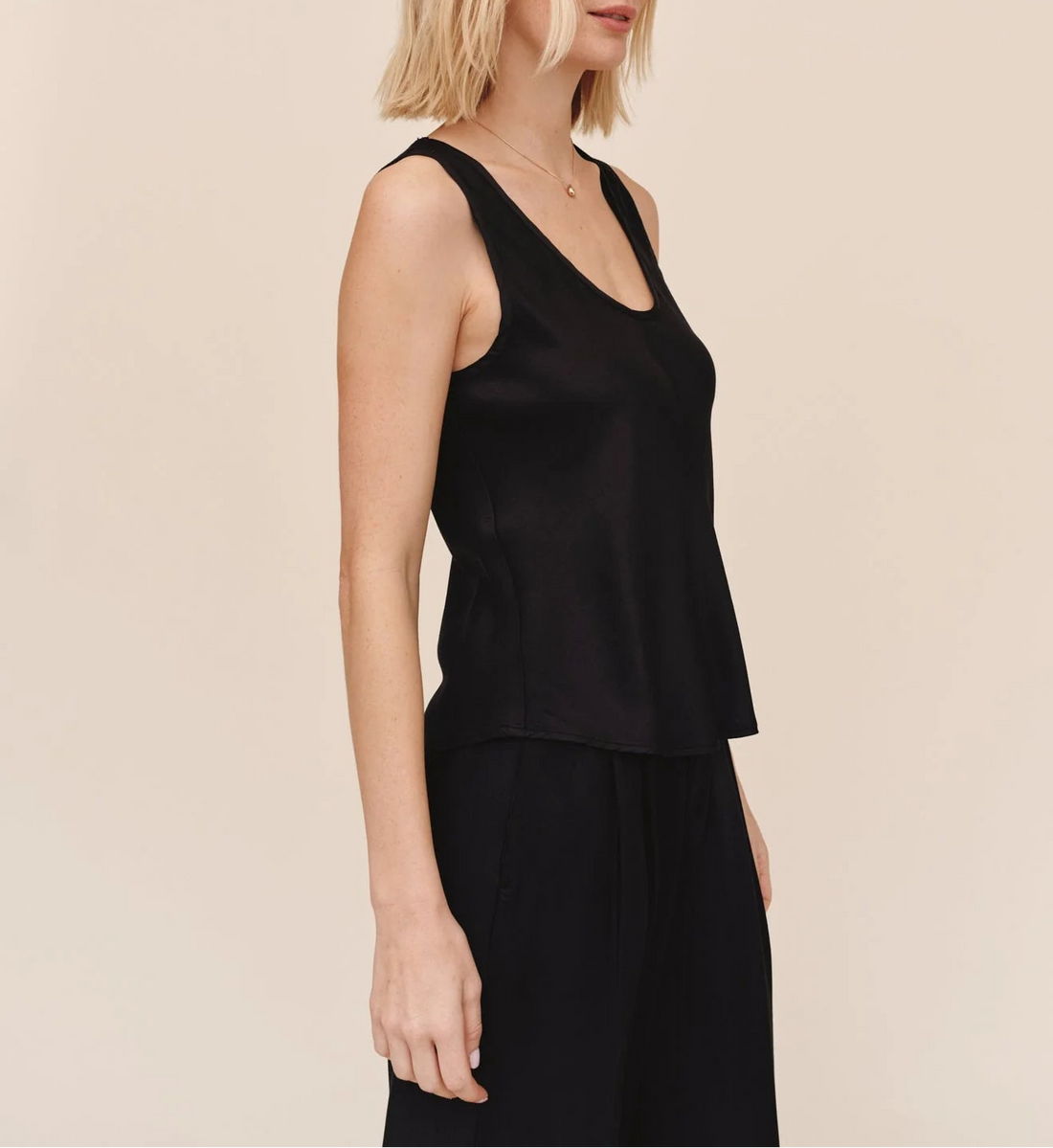 Scoop Neck Tank In Black