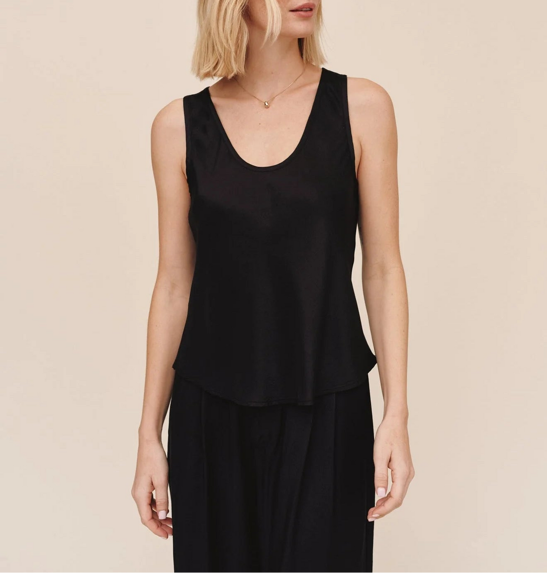 Scoop Neck Tank In Black