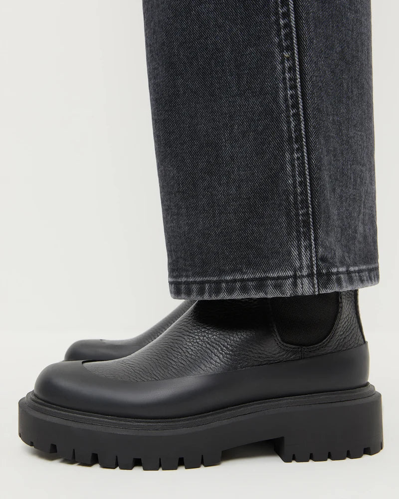 Suri Lug Boot